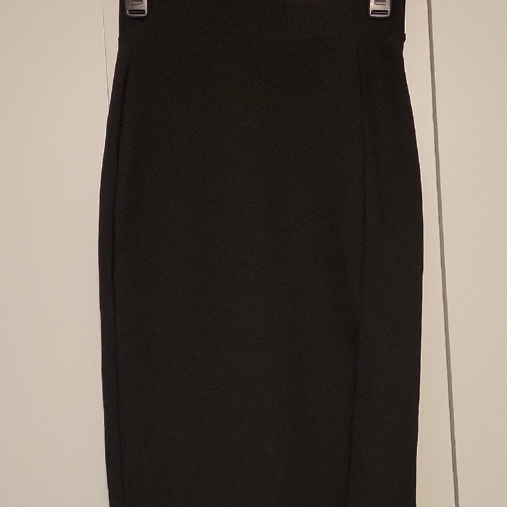 Elegant Black Pencil Skirt